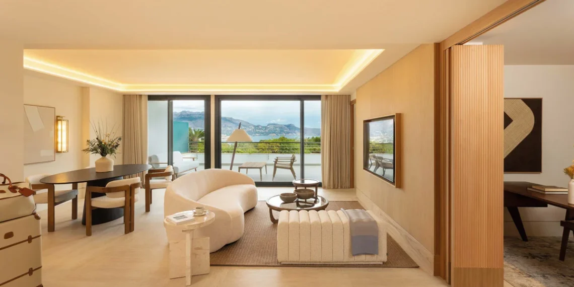 GRAND VOYAGE Expect the best. Experience better!